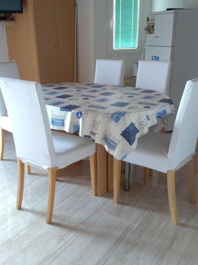 Apartment Stella Murter Bagian luar foto